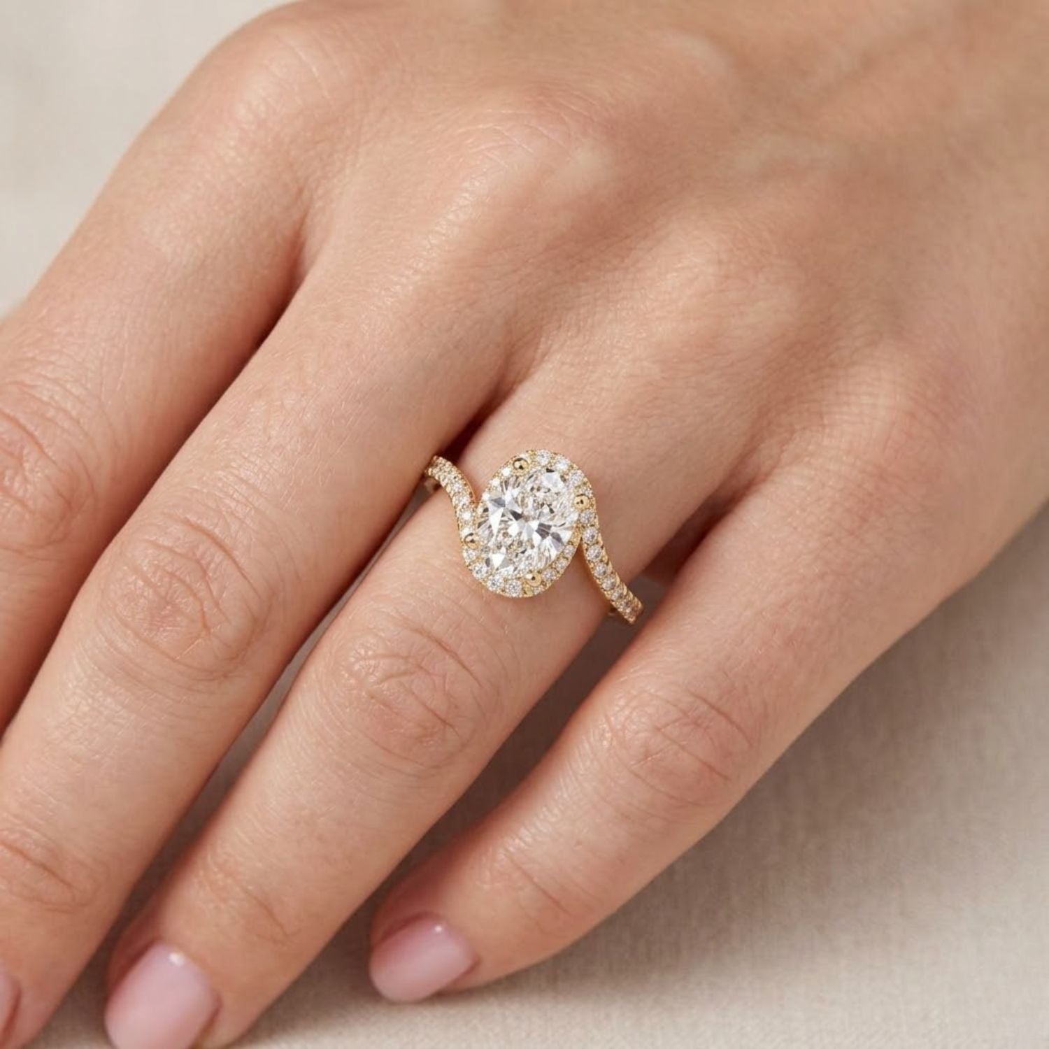 Lab-Grown Diamond 1.30 Ct Oval Halo Pavé Split Ring - Sterling Silver