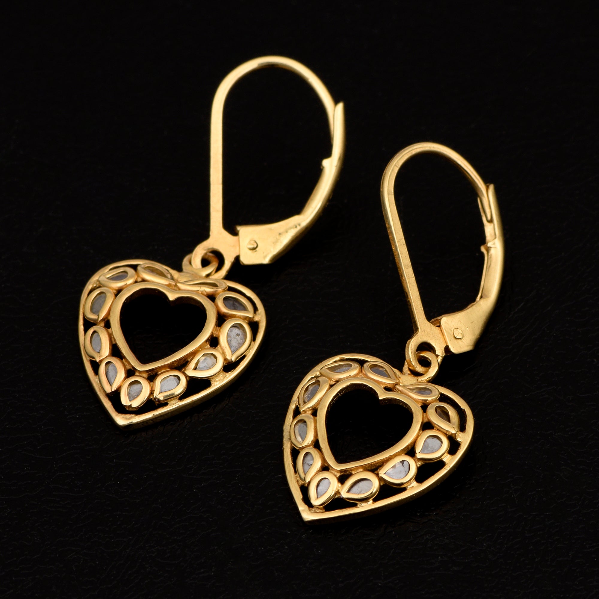 0.25 CTW Natural Polki Diamond Heart Shape Lever Back Earrings