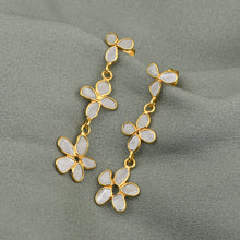 Load image into Gallery viewer, 1.20 CTW Diamond Polki Flower Dangle Earrings
