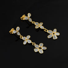 Load image into Gallery viewer, 1.20 CTW Diamond Polki Flower Dangle Earrings
