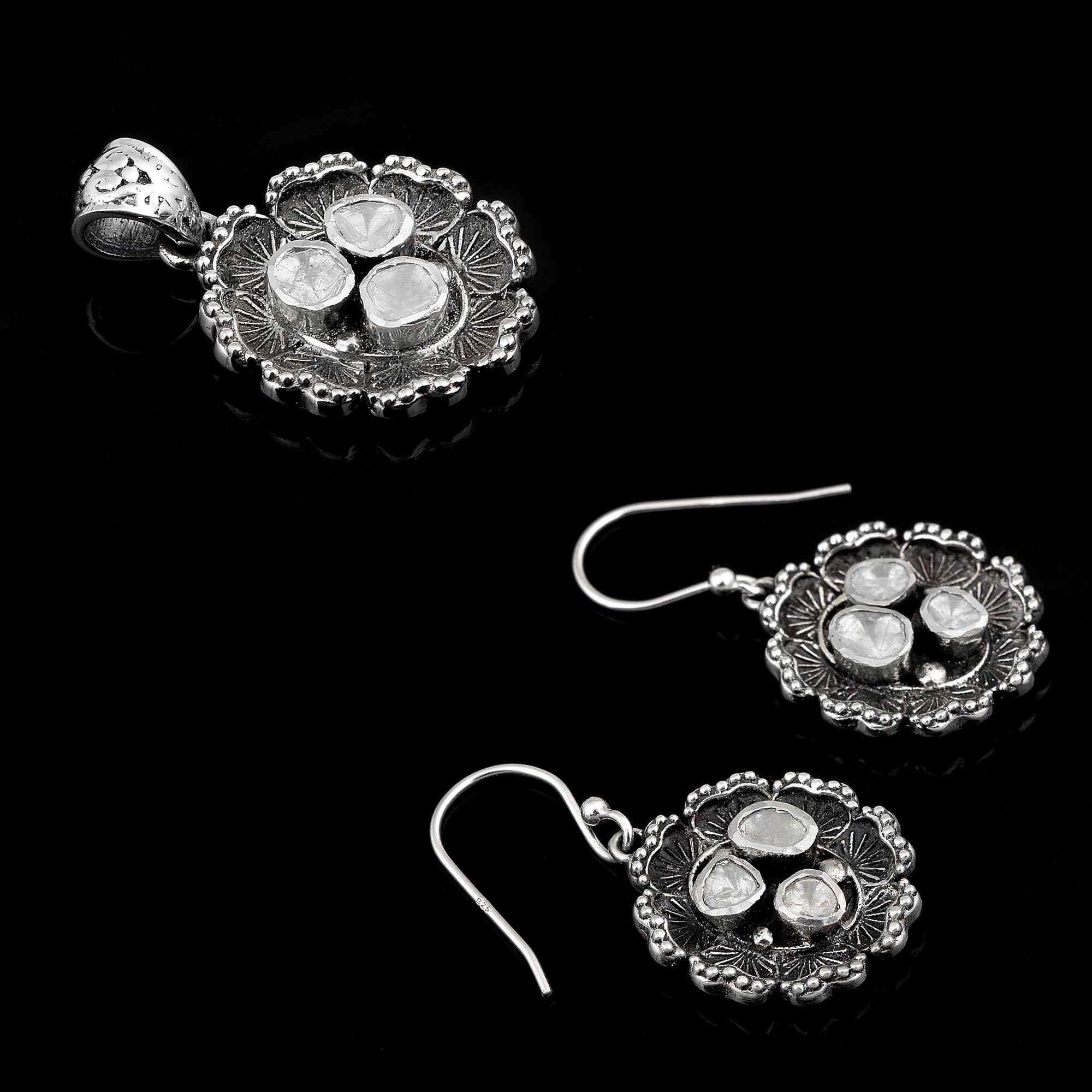 1.00 CTW Diamond Polki Flower Inspired Pendant Set