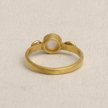 Load image into Gallery viewer, 0.30 CTW Diamond Polki Pearl Ring
