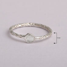 Load image into Gallery viewer, 0.10 CTW Diamond Polki Minimalist Ring