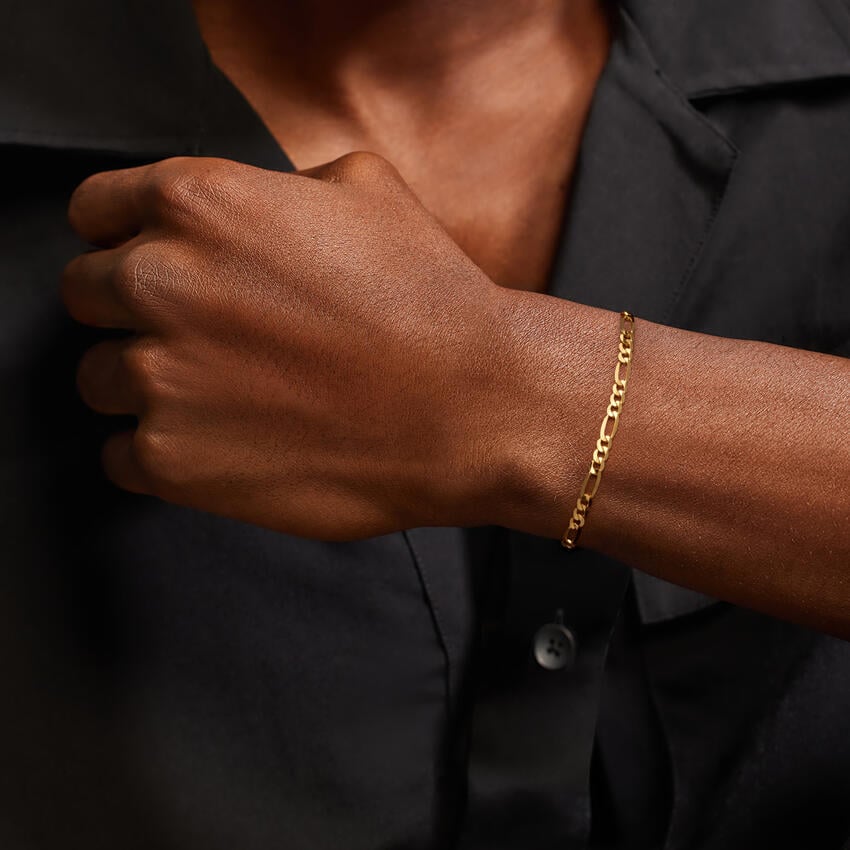 Ari 7.5 in. Beveled Figaro Chain Bracelet                              in 14K Yellow Gold