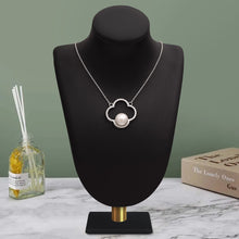 Load image into Gallery viewer, Pearl Clover Necklace – Sterling Silver
