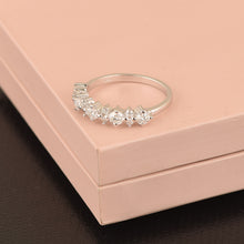 Load image into Gallery viewer, Moissanite Ring
