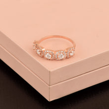 Load image into Gallery viewer, Moissanite Ring
