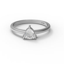 Load image into Gallery viewer, Moissanite Ring
