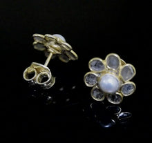Load and play video in Gallery viewer, 1.60 CTW Diamond Polki Pearl Studs

