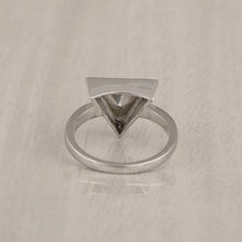 Load image into Gallery viewer, 0.50 CTW Natural Slice Polki Diamond Trillion Shape Geometric Shapes Ring

