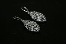 Load and play video in Gallery viewer, 2.50 CTW Diamond Polki Blue Sapphire Leaf Earrings
