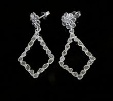 Load and play video in Gallery viewer, 2.60 CTW Diamond Polki Dangle Earrings
