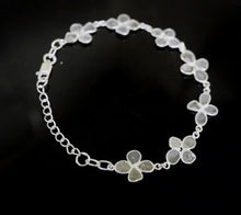 Load and play video in Gallery viewer, 2 CTW Diamond Polki Floral Bracelet
